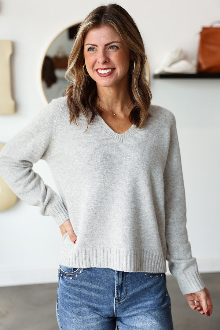 V Neck Sweater - Gray