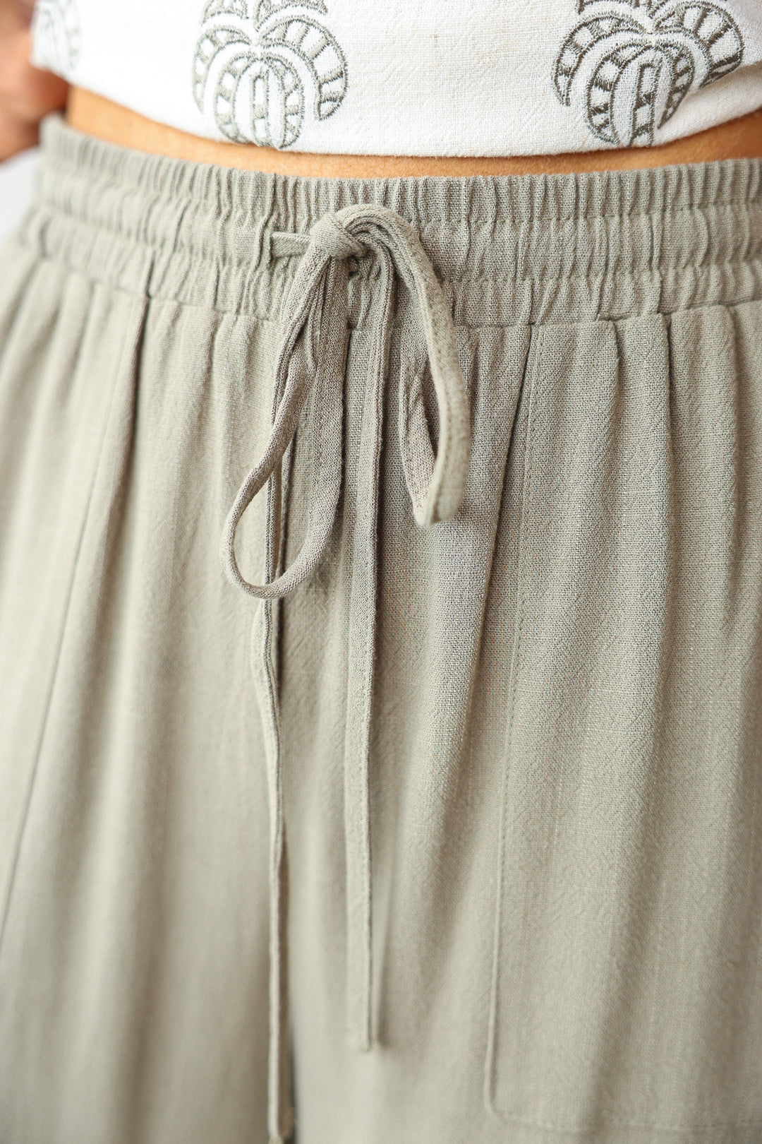 Embroidered Trim Pants - Olive
