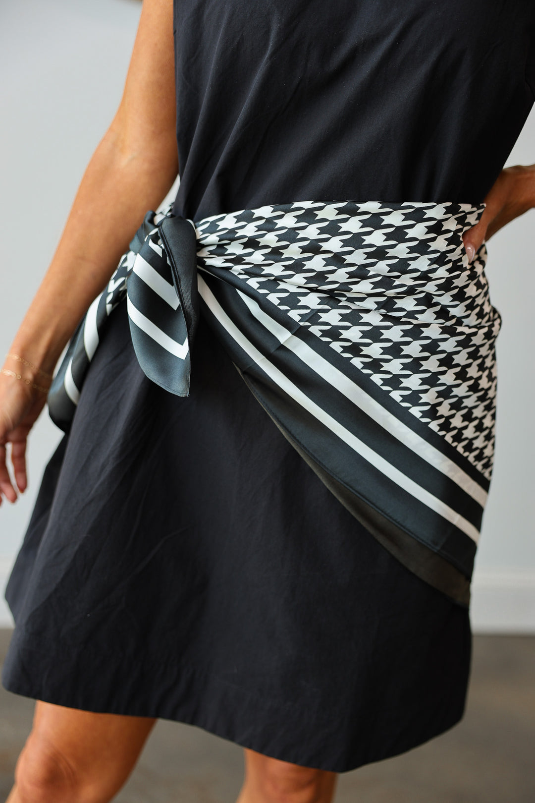 Houndstooth Scarf - Large