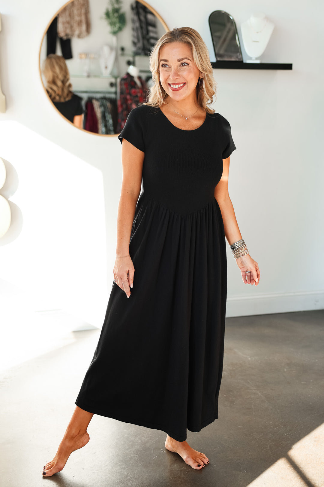 Short Sleeve Sweater Midi Dress - Black