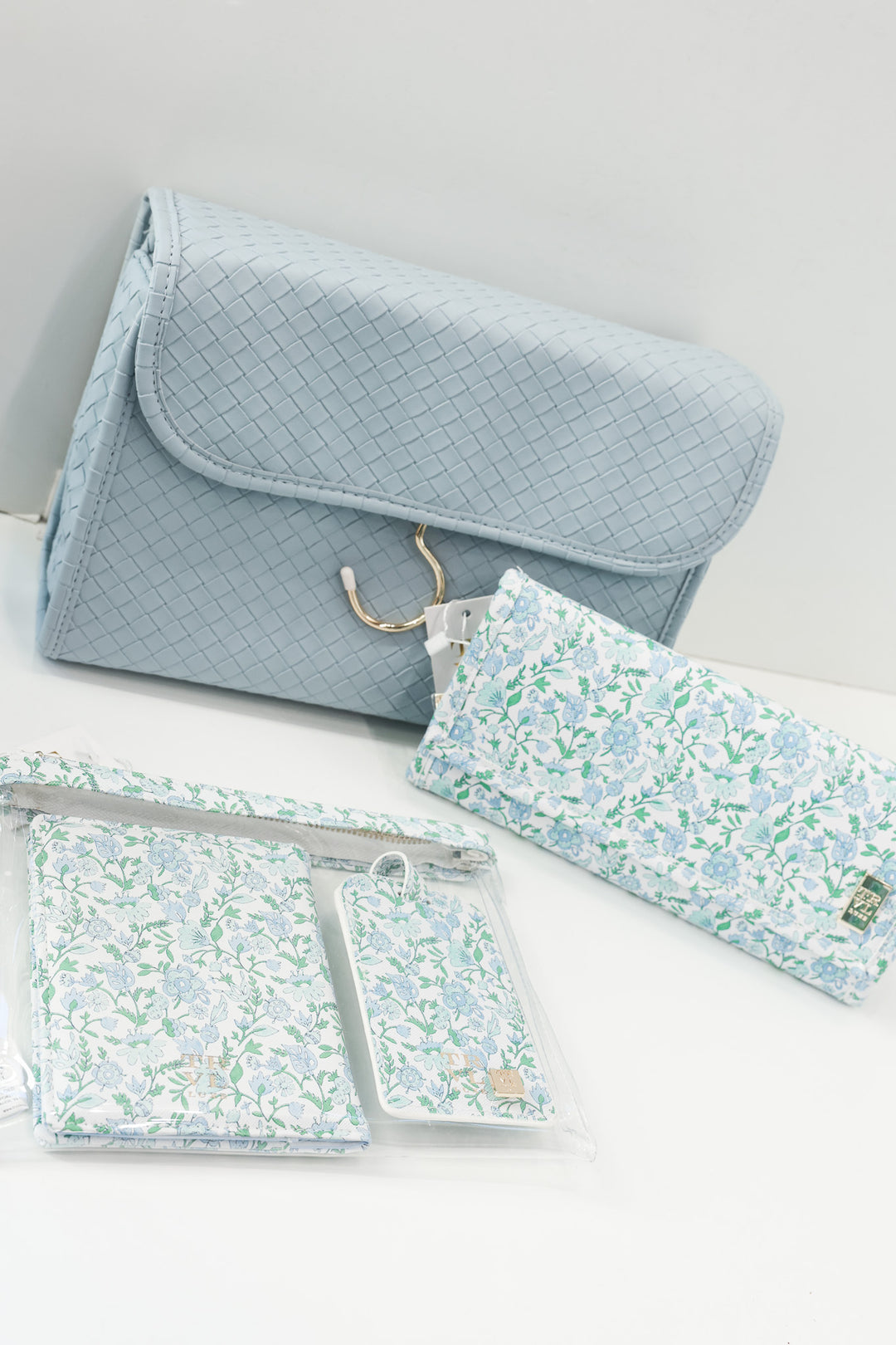 Luxe Jewelry Wallet - Hamptons