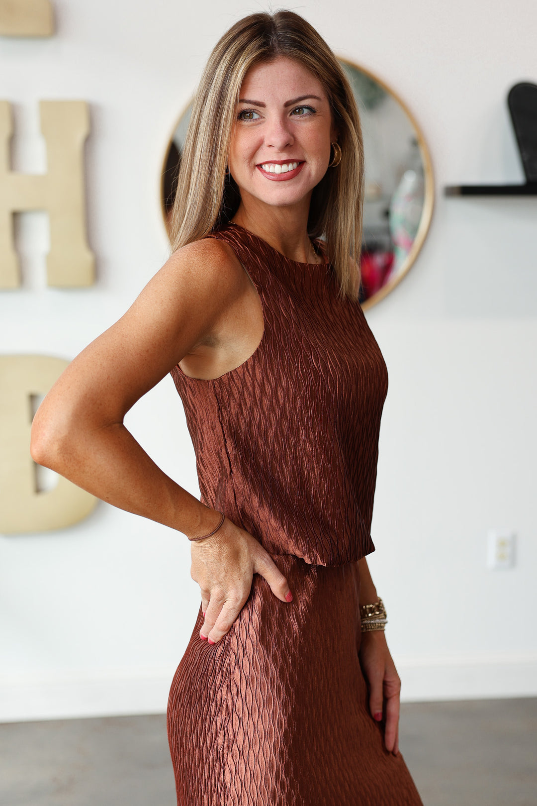 Textured Bubble Hem Tank - Brown