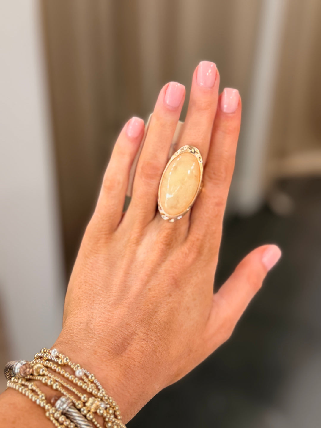 Oval Stone Stretch Ring