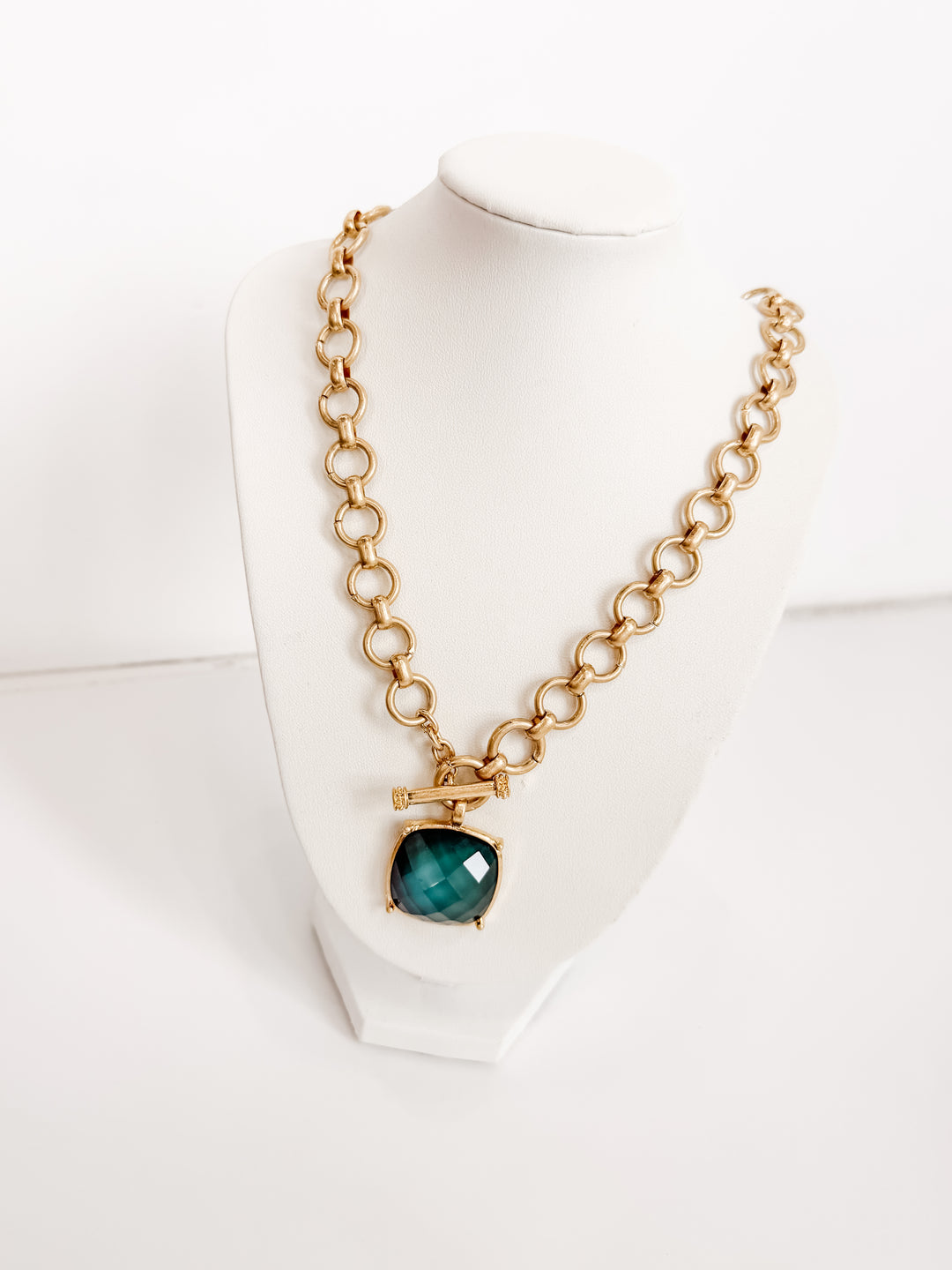 Pendant Toggle Necklace - Green