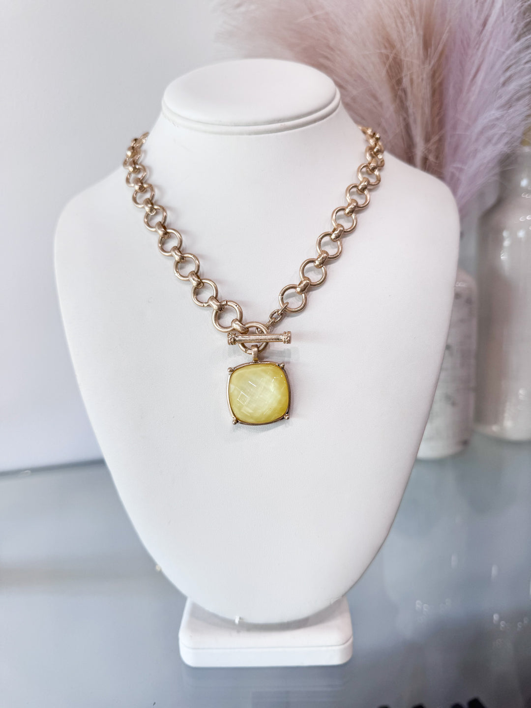 Pendant Toggle Necklace - Yellow