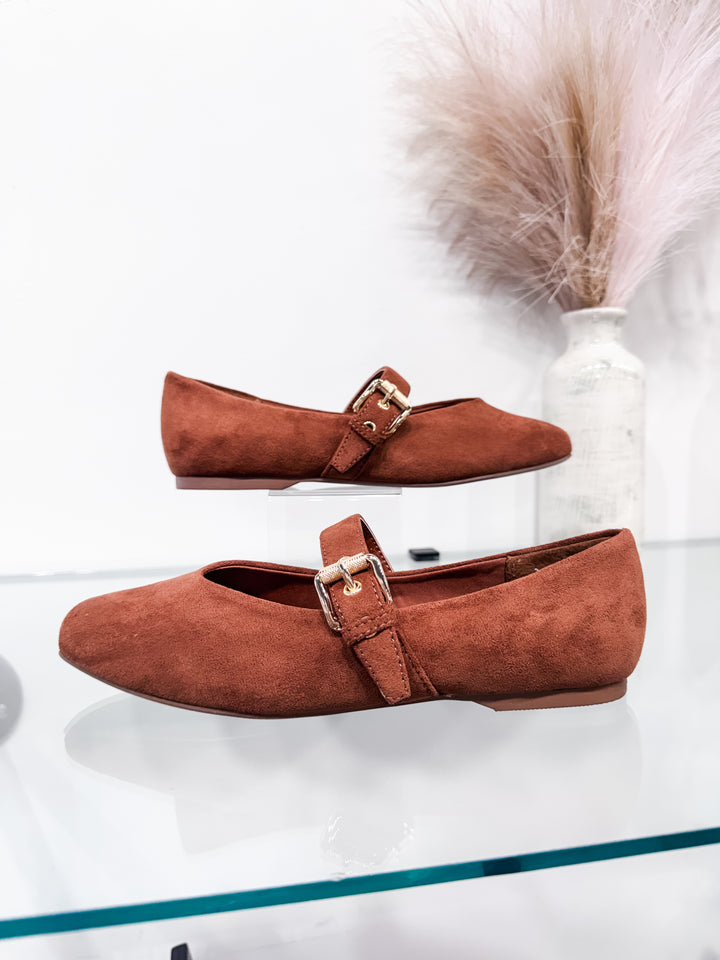 Dolce Vita Mulaney Flats - Chestnut
