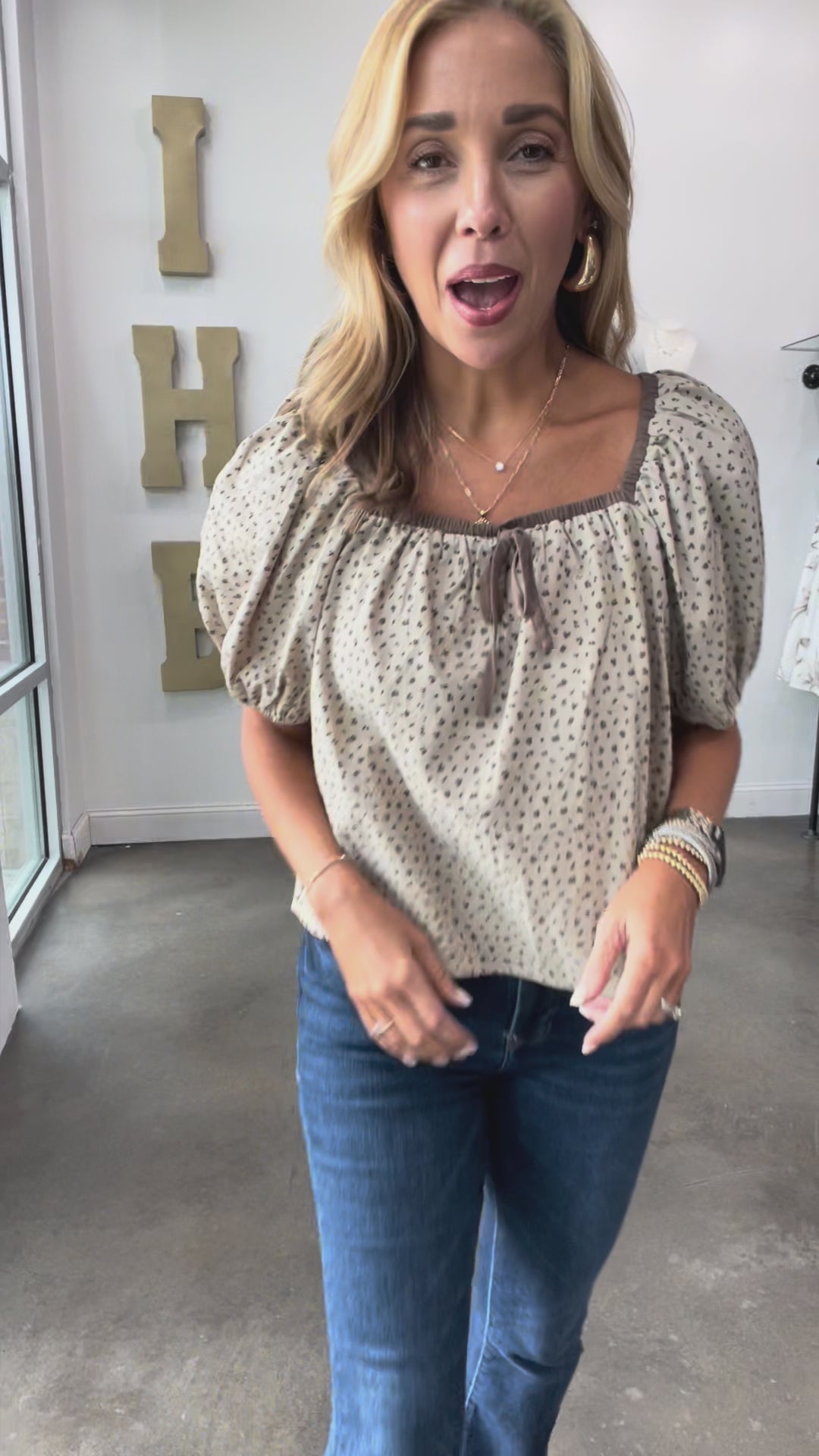 Contrast Trim Floral Top - Taupe/Espresso