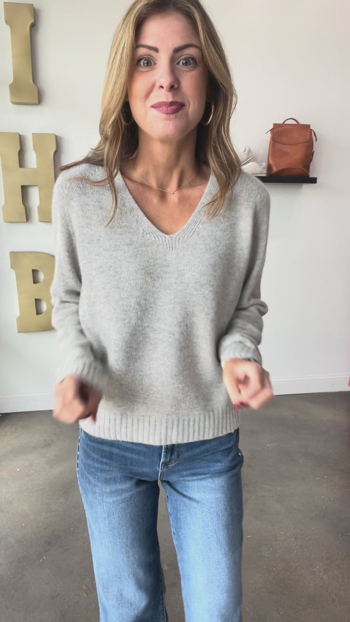 V Neck Sweater - Gray
